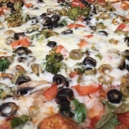 10" Greek Pizza.